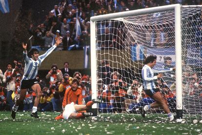 Kempes celebra su segundo gol a Holanda en la final de 1978.