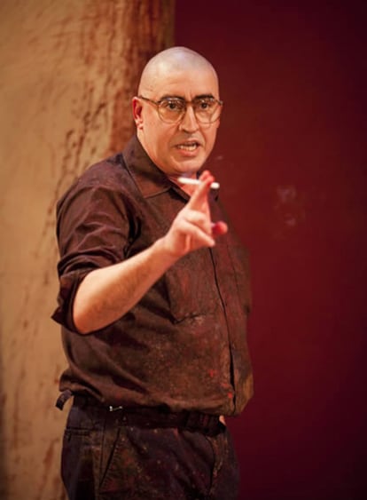 Alfred Molina, en una escena de Red, de John Logan, en el Golden Theatre de Nueva York, donde interpreta a Mark Rothko