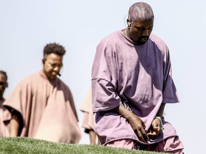 Kanye West, en una actución-misa durante la edición de 2019 del festival Coachella.