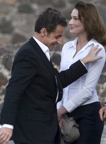 Nicolas Sarkozy y Carla Bruni, en Teotihuacán.