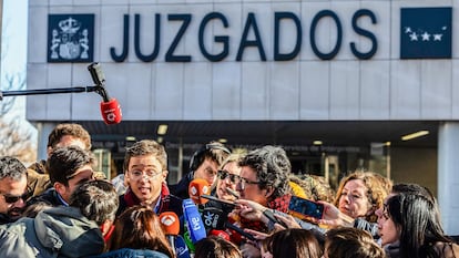 DVD 1249 (16-01-25) El exdiputado Íñigo Errejón a su salida tras declarar en el Juzgado de Instrucción Número 47 de Plaza de Castilla por una denuncia de Elisa Mouliaá por un posible delito de agresión sexual. SAMUEL SÁNCHEZ