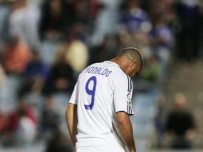 Ronaldo abandona el campo tras ser expulsado por doble amarilla ante el Getafe.