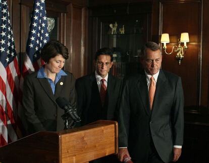 El jefe de la Cámara de Representantes, el republicano John Boehner (D), durante una rueda de prensa hoy en Washington