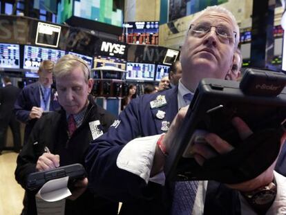 Dos operadores, en el parqué de Wall Street.