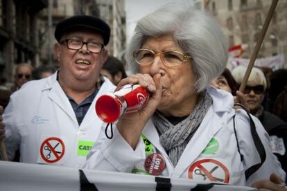 Participantes en la manifestación en defensa de la sanidad pública.