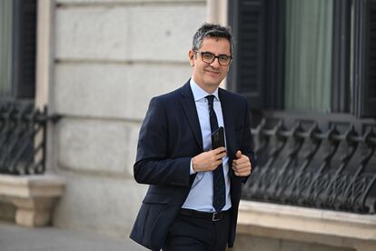 Félix Bolaños, a su llegada al Congreso de los Diputados en un pleno de septiembre.