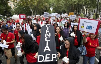 Manifestación de investigadores en Madrid con el lema 'Sin ciencia no hay futuro'.