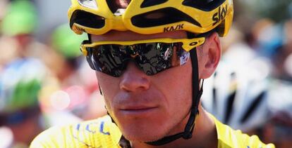 Chris Froome en la salida de la 16&ordf; etapa del Tour.