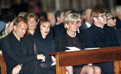 Sting, Trudy Styler, Diana de Gales y Elton John en el funeral de Versace.