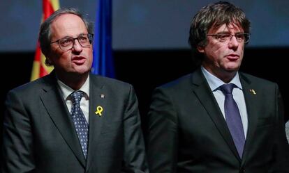 Quim Torra (izquierda), junto al 'expresident' Puigdemont, el pasado sábado en Bruselas.