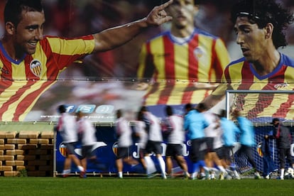 Los jugadores del Valencia, entrenándose en Paterna