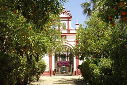 Fachada principal de la Hacienda Guzmán.