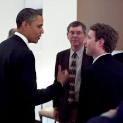 El presidente de los Estados Unidos, Barack Obama, junto con el creador de Facebook, Mark Zuckerberg