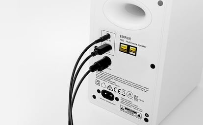 Conexiones de los Edifier M60