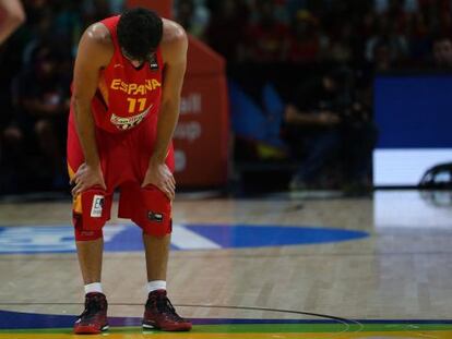  Ricky Rubio se lamenta de una jugada en el partido frente a Francia.