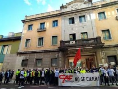 Concentración de trabajadores de Trenasa, el pasado 21 de octubre, ante la sede de CAF en Beasain.