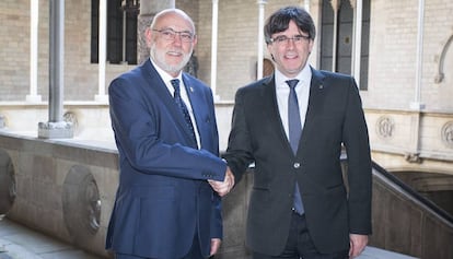 Maza y Puigdemont, en el Palau de la Generalitat.