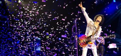Actuación de Prince en 2014 en Birmingham (Inglaterra).