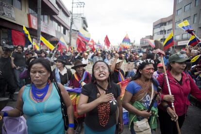 La marcha indígena encabezada por las mujeres llega al sur de Quito.