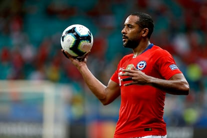 Jean Beausejour durante un partido con la selección de Chile, en junio de 2019.