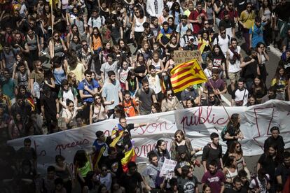 Ha afirmado que la educación es la "herramienta más revolucionaria", recordando las diferentes protestas en las que han intervenido los estudiantes, ha reprochado que las tasas hayan aumentado durante la crisis, y ha defendido una educación pública y de calidad huyendo de políticas neoliberales. En la foto, vista aérea de la marcha.