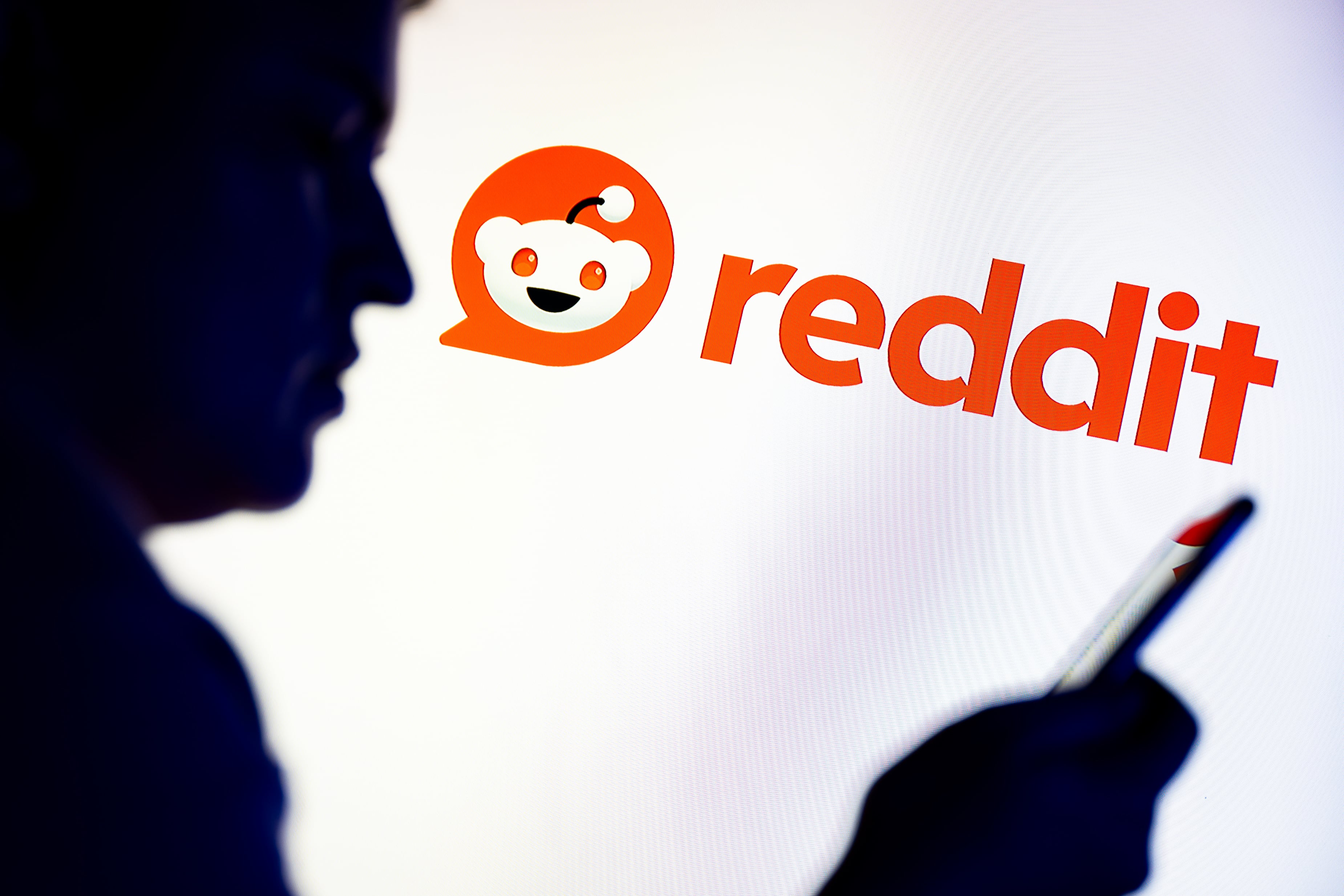 El Gobierno de Trump intenta obligar a Reddit a desvelar la identidad de un usuario crítico con el ICE