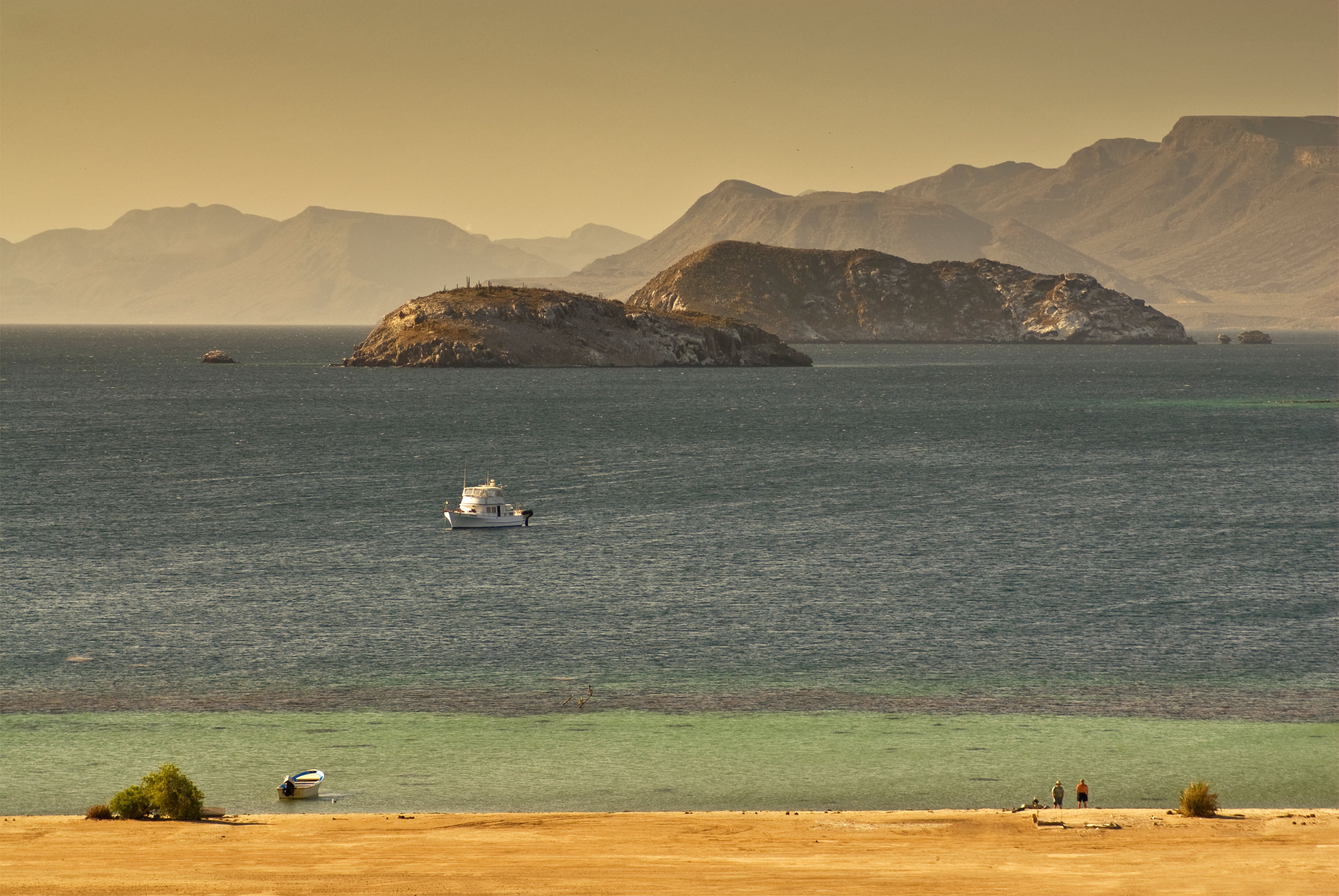 La playa de Santispac, en Bahía Concepción (Baja California Sur).