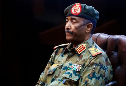 Abdel Fattah al Burhan, líder del ejército sudanés, el pasado octubre en Jartum.