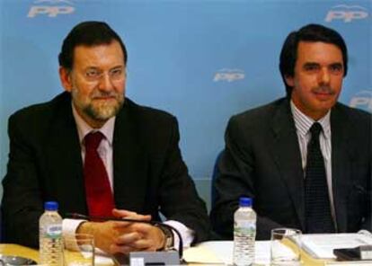 Mariano Rajoy y José María Aznar, durante la reunión del Comité Ejecutivo del PP.