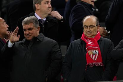 Pepe Castro (derecha) junto a Joan Laporta (izquierda), en una foto de archivo.