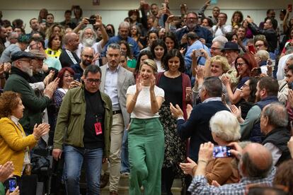 Yolanda Díaz, el domingo entre el público en un acto de Sumar en Sevilla.