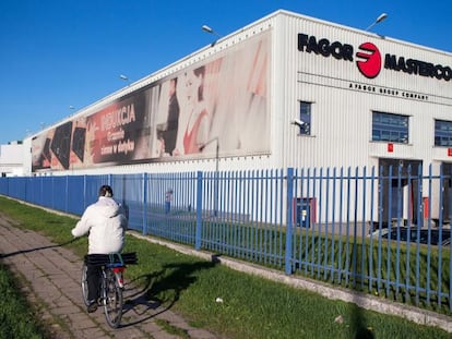 Edificio de la filial de Fagor en Polonia, Mastercook.