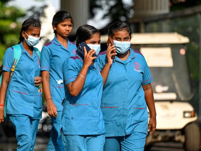 Profesionales sanitarias en Chennai (sureste de India) el 1 de abril de 2023.