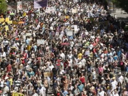 Imagen de la marcha de la manifestación del Movimiento 15-M, en el paseo de la Castellana