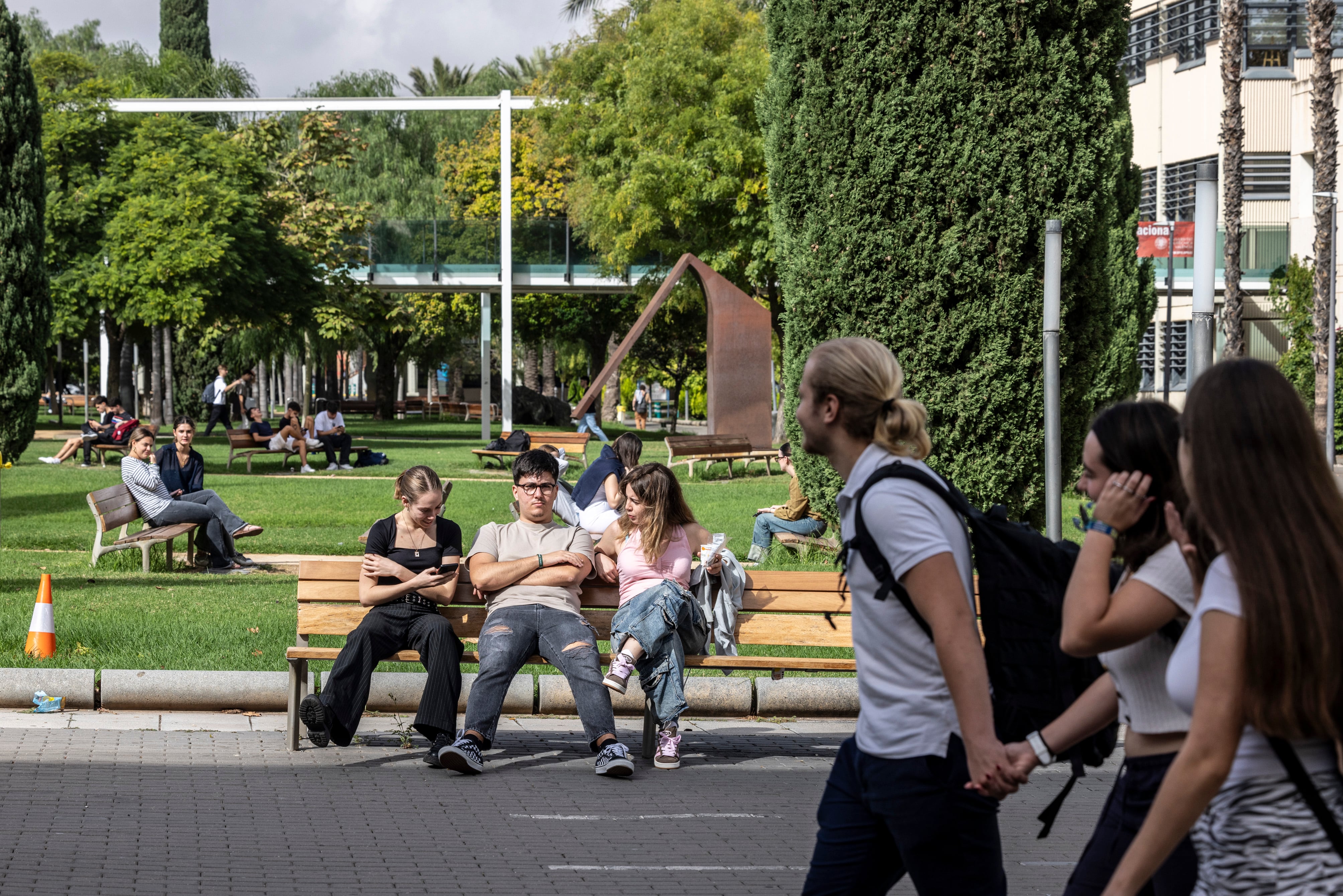 Estudiantes en el campus de Vera de la Universidad Politécnica de Valencia, en 2024.