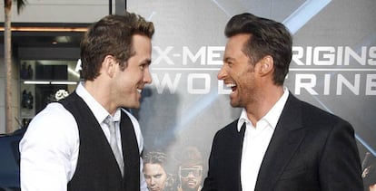 Los actores Ryan Reynolds y, a la derecha, Hugh Jackman.