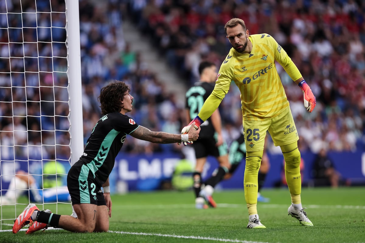 Pau López silencia a Puado para que el Betis se imponga al Espanyol