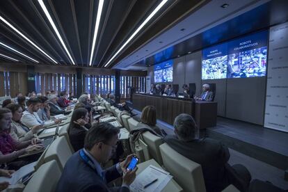 Asistentes a la mesa redonda sobre robótica en las jornadas de Inteligencia Artificial organizada por la Fundación Formación y Futuro, Madrid. 