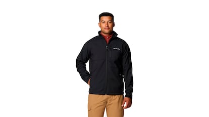 Chaqueta Softshell sobre fondo blanco.