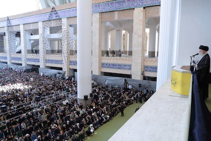 El líder supremo de Irán, el ayatolá Ali Jameneí, durante su discurso este viernes en Teherán. 