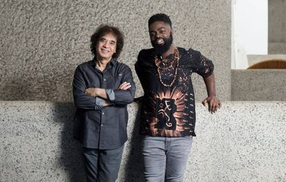 El músico indio Zakir Hussain y Marcus Gilmore, batería neoyorquino. (©Rolex/Hugo Glendinning)