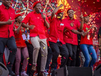 Julius Malema, líder del partido Economic Freedom Fighters, en un mitin en 2019.