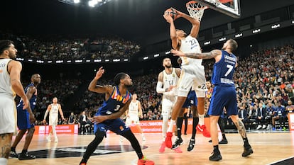 Walter Tavares, del Real Madrid, durante el partido ante el Asvel Villeurbanne.