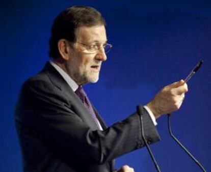 El presidente del Gobierno, Mariano Rajoy, durante la rueda de prensa que ha ofrecido tras la reunión del Consejo Europeo celebrado en Bruselas.