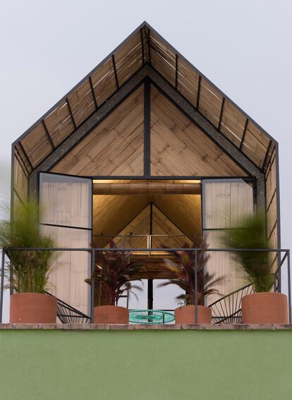 Una imagen de la vivienda social Un cuarto Mäs,
un proyecto en el que utilizó bambú como material principal.