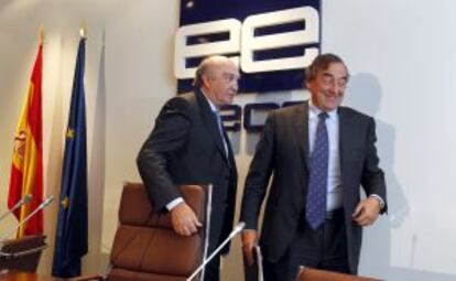 Rosell (derecha), y el secretario general de la CEOE, Jose María Lacasa.