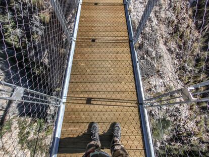 Puente de 50 metros de longitud situado en los municipios de Sedella y Canillas de Aceituno, Málaga (España).