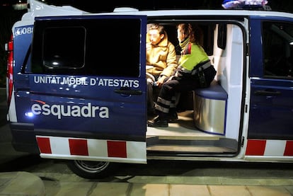 Imatge d'arxiu d'un control dels Mossos d'Esquadra en una unitat mòbil.