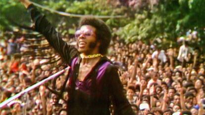 La historia de Sly Stone, el genio calidoscópico que destruyó su gloria