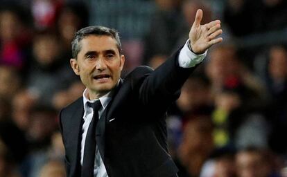 Ernesto Valverde, durante el Barça-Slavia Praga.